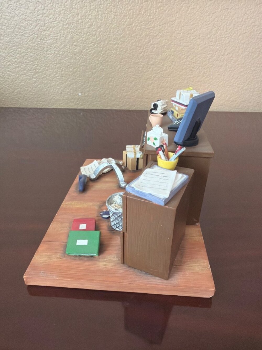 1997 Annie Lee Sass 'n Class "Getting the Job Done" Figure – Damaged/For Parts - Picture 3 of 12